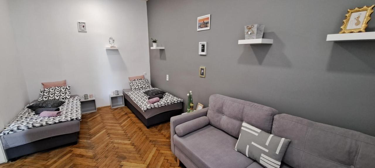 Sweet 16 Apartment In The Party District Budapest Extérieur photo